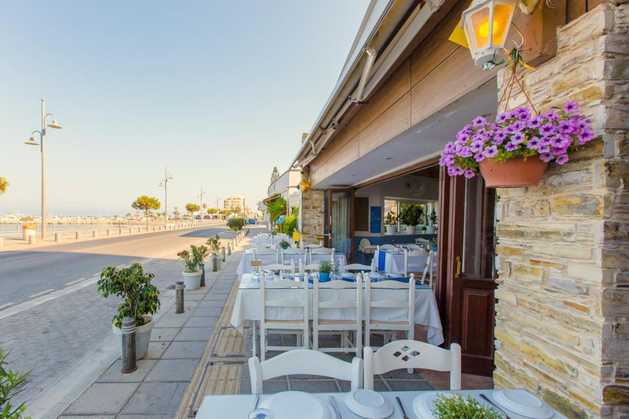 Furnished Seafront Studio Larnaca Eksteriør billede