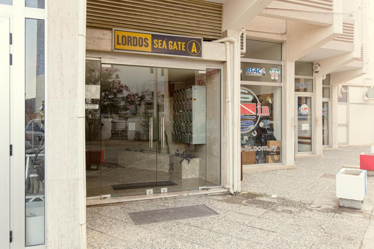Furnished Seafront Studio Larnaca Eksteriør billede