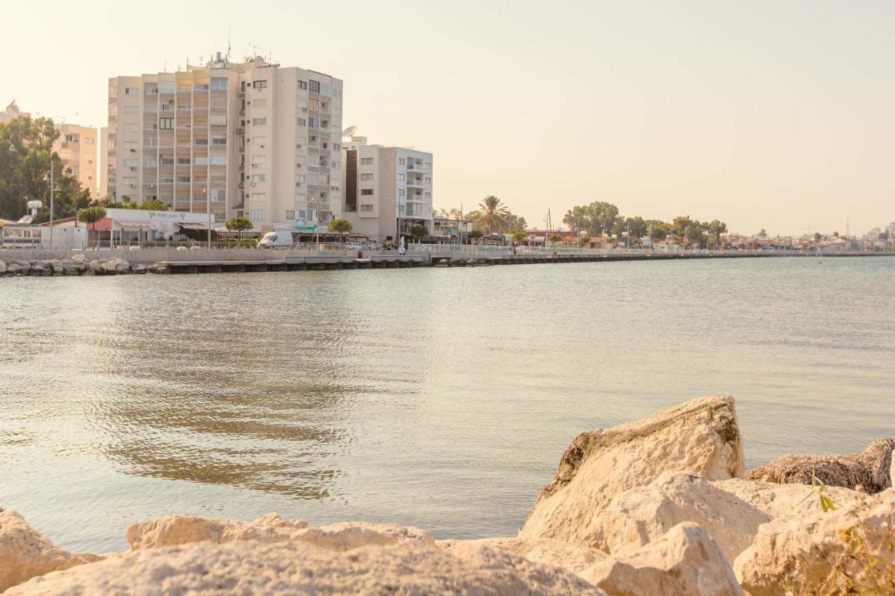 Furnished Seafront Studio Larnaca Eksteriør billede